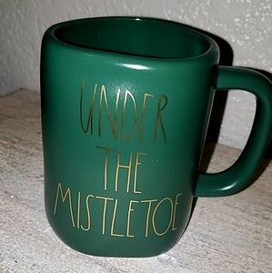 **SOLD** Rae dunn Christmas mug